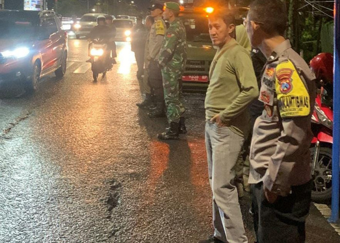 Jaga Surabaya Tetap Kondusif, Polsek Rungkut Bersama Tiga Pilar Gelar Patroli Asuhan Rembulan