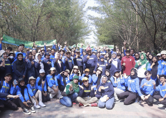 Mahasiswa PMM3 UPN Jatim Tanam 1.000 Mangrove dan Pelepasliaran Burung di Kebun Raya Mangrove Surabaya