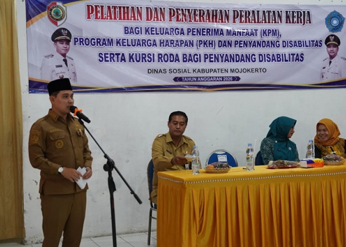 Bupati Mojokerto Salurkan 67 Paket Bansos untuk Tingkatkan Kesejahteraan Masyarakat