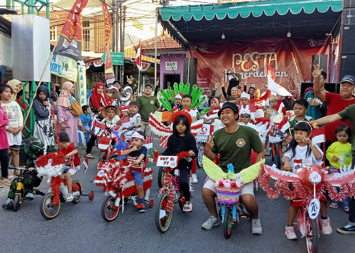 Semarak HUT Ke-79 RI, Parade Sepeda Hias di Kedung Baruk