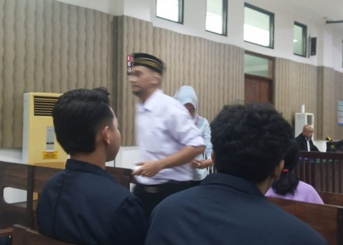 Terdakwa Penggelapan 8 iPhone di Kediri Dituntut Tiga Tahun Penjara