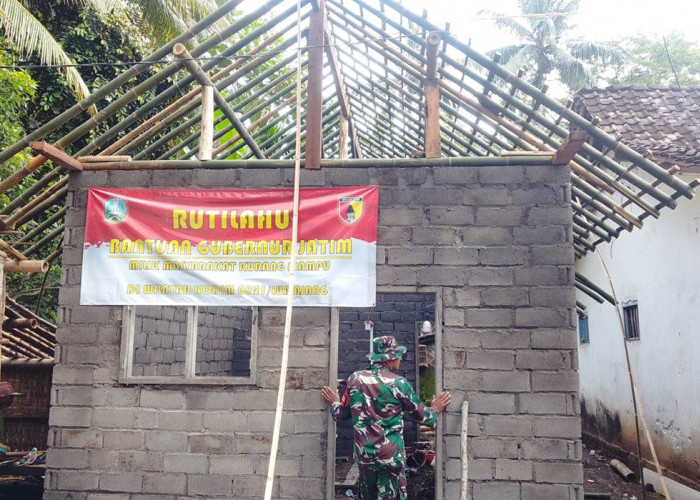  Babinsa Tegalrandu Dampingi Pembangunan Rutilahu, Progres Rumah Warga Capai 24 Persen