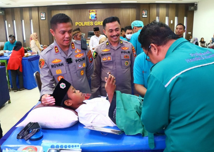 Polres Gresik Gelar Khitanan Massal Meriahkan Hari Bhayangkara Ke-79
