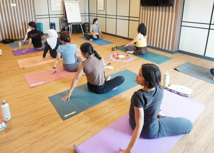 The Alana Hotel & Conference Center Malioboro Rayakan International Yoga Day Bareng Journey with Isna