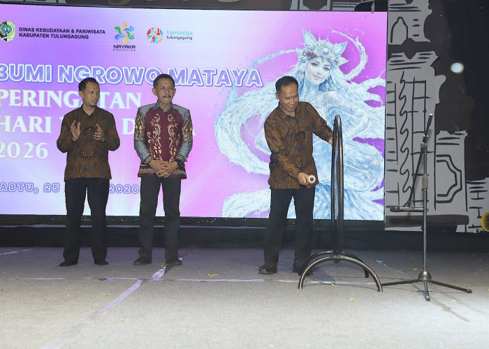 Tari Bantening Katresnan Bikin Alun-Alun Bergelora, Plt Bupati Tulungagung: Generasi Muda Kunci Lestari Budaya