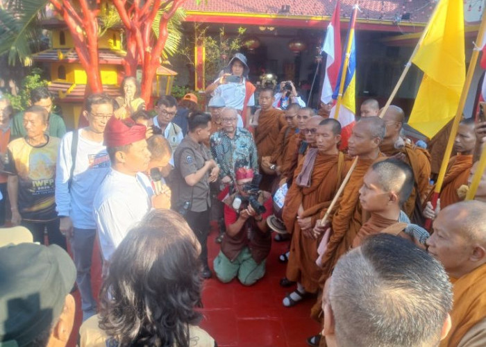 Wawali Pasuruan Lepas 55 Bhikkhu Indonesia Walk for Peace 2026 di Klenteng Tjoe Tik Kiong