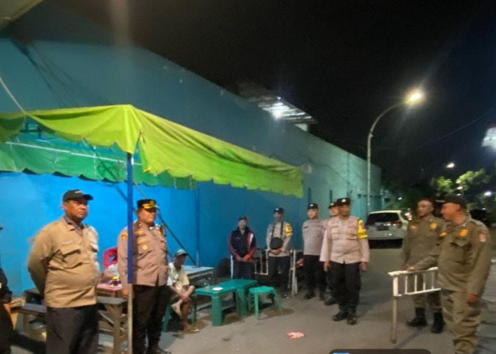 Cegah Perang Sarung dan Kejahatan Jalanan, Tiga Pilar Simokerto Sisir Pemukiman Sidoyoso Dini Hari