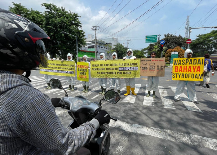 Temuan Mikroplastik dalam Darah, Aktivis Lingkungan Serukan Warga Surabaya Stop Air Minum Kemasan