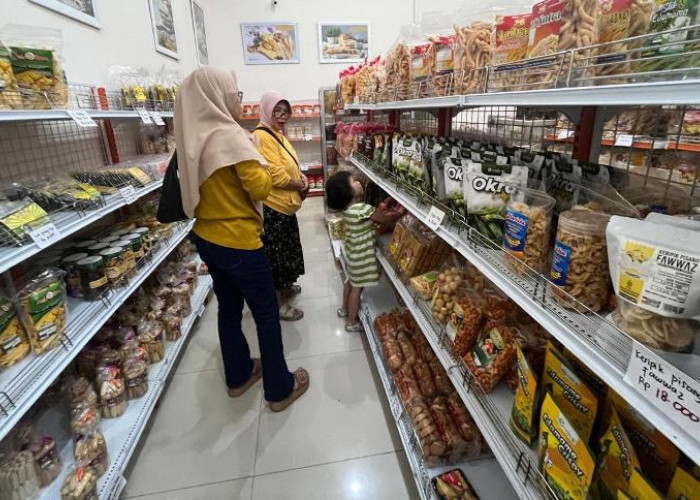 Toko Oleh-Oleh di Lampung dan Jember Diserbu Pengunjung saat Libur Lebaran