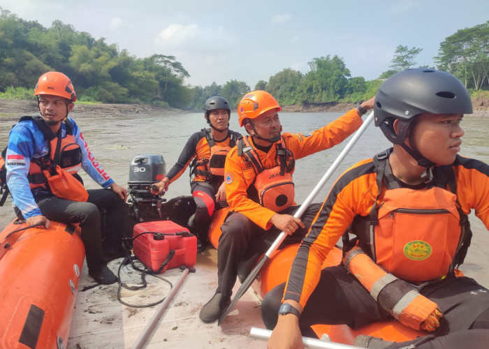 Tim SAR Gabungan Susuri Sungai Brantas Cari Perempuan Temggelam
