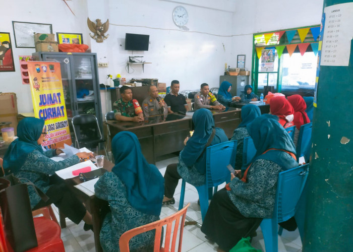 Polsek Sawahan Gelar Jumat Curhat, Ajak Warga Tingkatkan Kewaspadaan