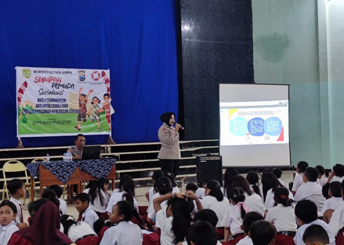 Lewat 'Police Goes To School', Satbinmas Polres Jember Cetak Generasi Muda Berintegritas Anti Kekerasan 
