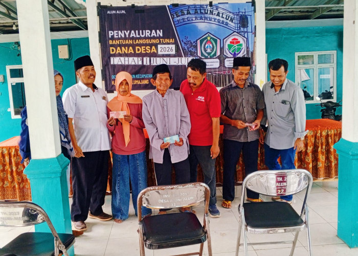 Puluhan Warga Desa Alun Alun Terima BLT Dana Desa Tahap I Tahun 2026