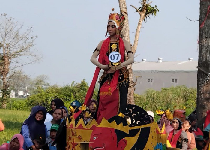 HUT Ke-80 Kemerdekaan RI, Belasan Peserta Meriahkan Karnaval Karangsari Lumajang