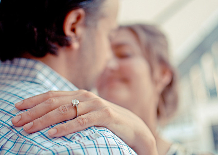 Momen Romantis: 5 Tips Melamar Pasangan yang Berkesan
