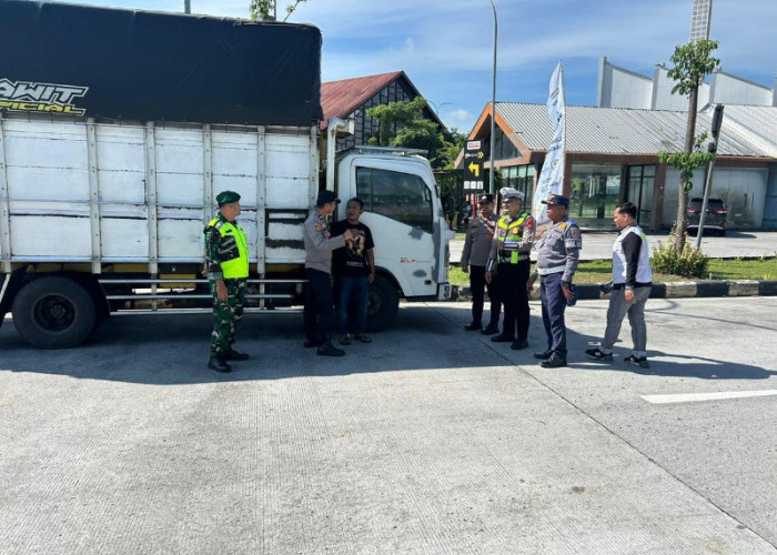 Patroli Dialogis Polres Ngawi di Rest Area 575, Amankan Lebaran Pertama Pemudik