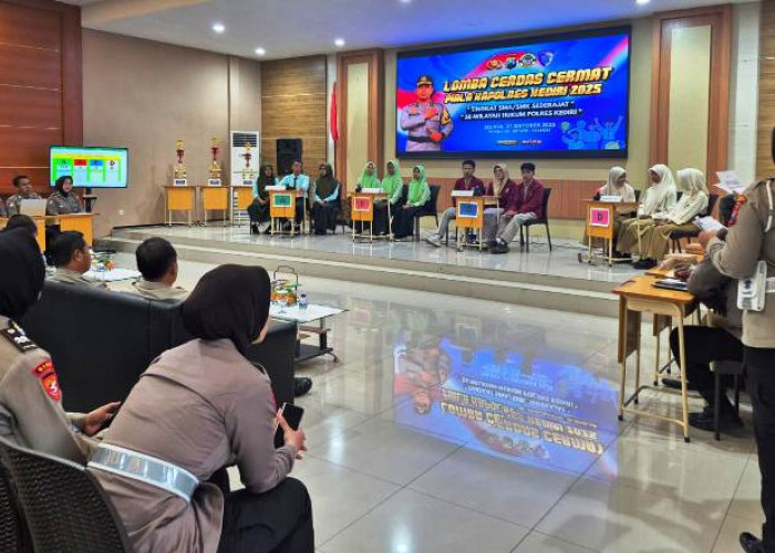 Final Cerdas Cermat Kamtibmas Kapolres Kediri Cup 2025 Berlangsung Seru, SMAN 2 Pare Raih Juara 1