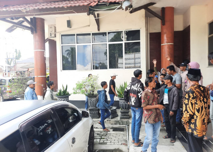 Imbas Tembakan Senpi di Lahan Sengketa, Warga Karangmalang Ngadu ke DPRD Situbondo