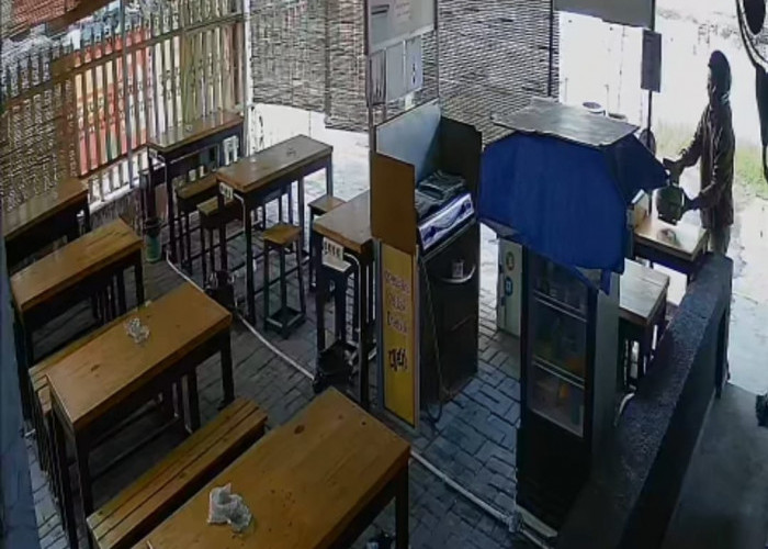 Maling Elpiji Terekam CCTV Obok-obok Warkop di Jalan Mojo