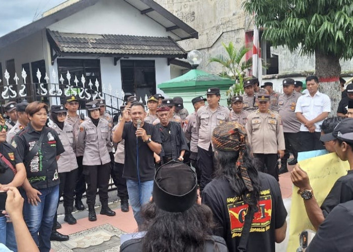 Demo Kejaksaan, GPI Minta Kasus-Kasus Lama di Kabupaten Blitar Diungkap