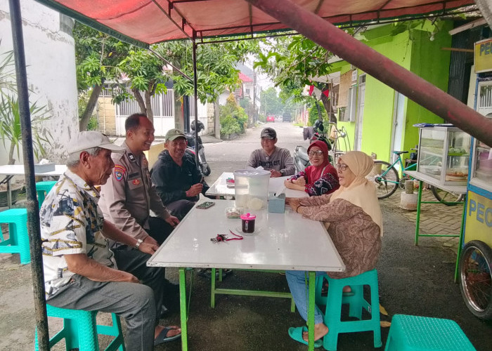Perkuat Keamanan Lingkungan, Bhabinkamtibmas Wiyung Sambangi Warga Taman Pondok Indah