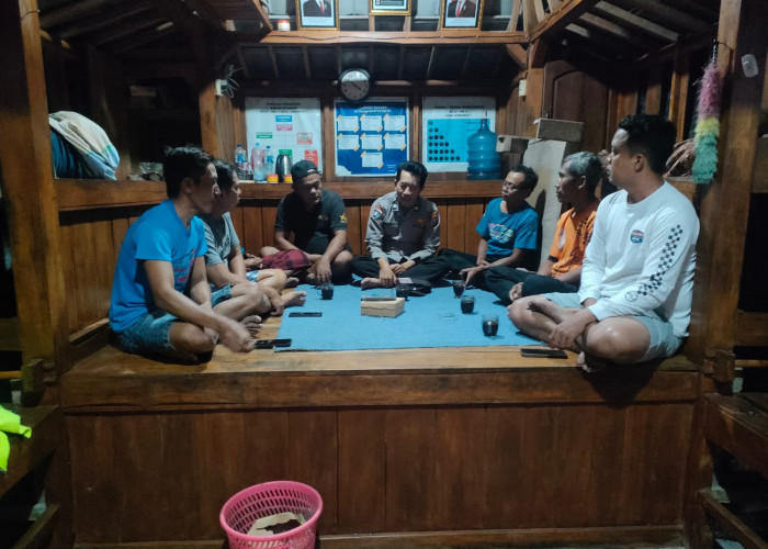 Patroli Satkamling Polsek Karangjati, Tingkatkan Kewaspadaan Warga Cegah Kejahatan