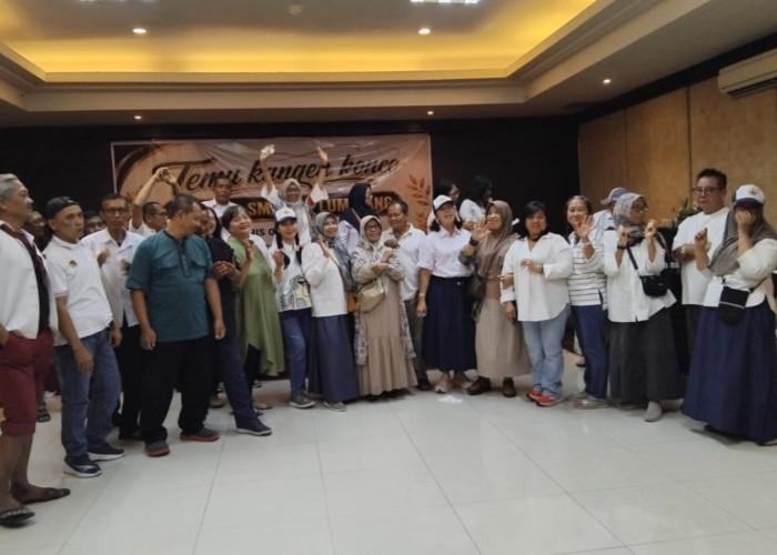 Kenang Masa Sekolah, Alumni SDK 82 dan SMPK 85 Lumajang Gelar Temu Kangen di Resto Gajah Mada