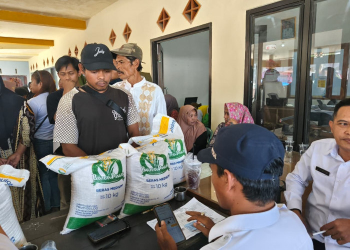 Beras Bantuan untuk Keluarga Miskin Diperjualbelikan, Ini Kata Bulog Jatim