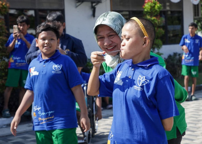 Berlangsung Seru Lomba HUT Ke-81 RI Diikuti Anak Disabilitas di Kalijudan Surabaya