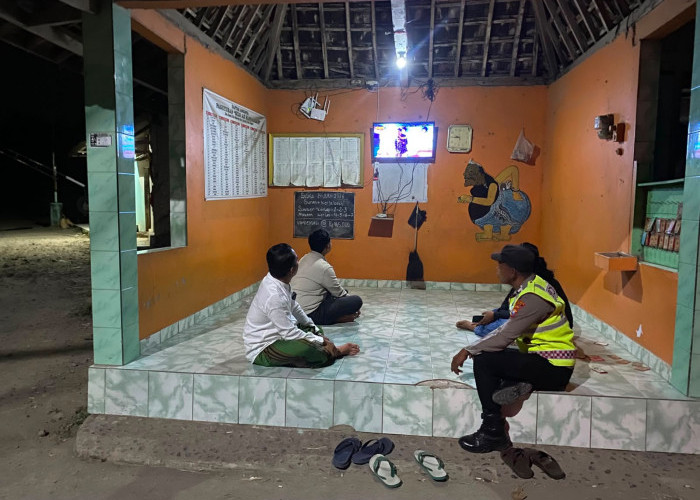 Polsek Kendal Polres Ngawi Tingkatkan Kamtibmas Lewat Asistensi Poskamling di Desa Sidorejo