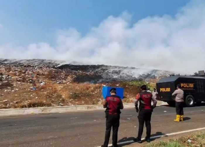 Kebakaran TPA Supit Urang, Polresta Malang Kota Terjunkan Water Canon