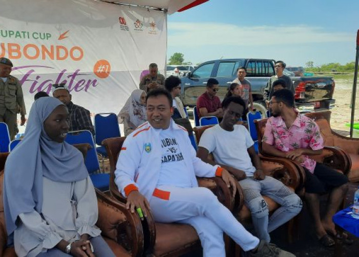 Ratusan Pelayang dari Berbagai Daerah Ramaikan Lomba Layangan Nasional di Situbondo