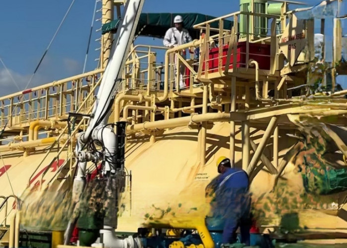 Pertamina Pasok Elpiji ke Pulau Sumbawa Lewat Kapal Gas Camellia