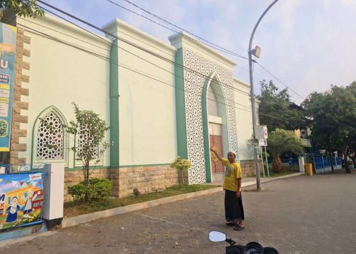 Papan Nama Masjid Al Bathin Babatan Indah Dirusak, Warga Lapor Polisi
