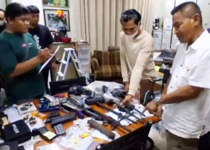 DPR Desak Aparat Usut Tuntas Temuan 995 Senjata Api di Sekolah Swasta Jakarta