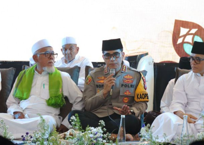 Kapolresta Banyuwangi Hadiri Haul Ke-14 Masyayikh Ponpes Mabadiul Ihsan 