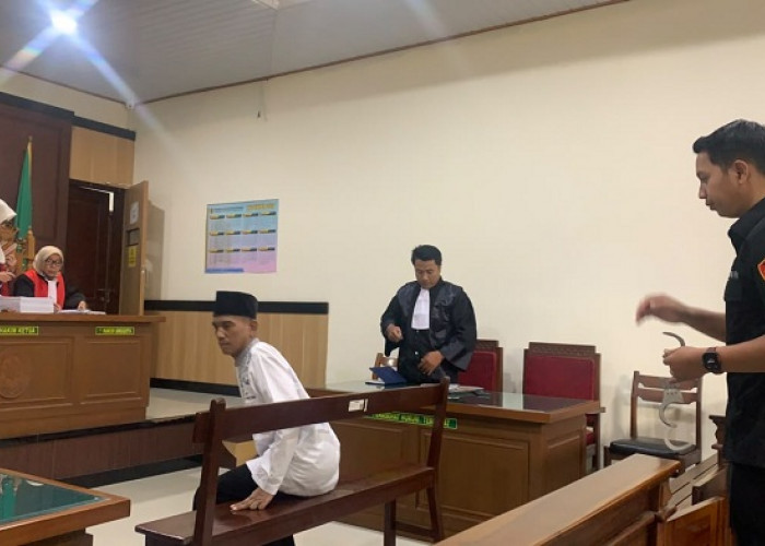 Pegawai PMD Gresik Jalani Sidang Perdana Kasus Penipuan SK ASN Bodong