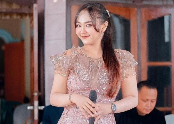 Mengenal Gebrill Adiswara: Talenta Muda Asal Tulungagung, Padukan Seni Tarik Suara dan Tata Rias