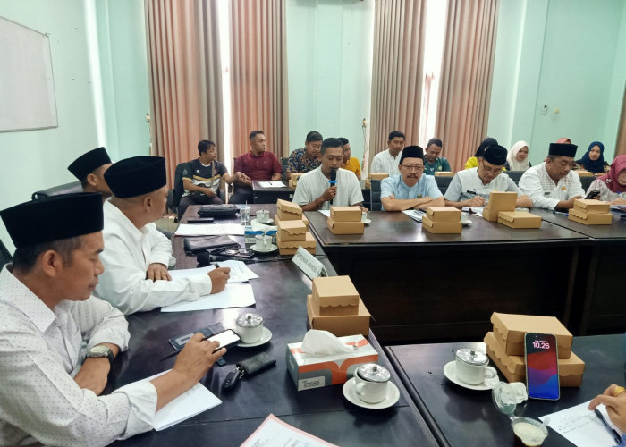 SK dan Gaji Belum Pasti, Honorer Jombang Wadul Dewan