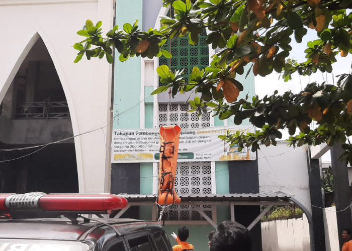 Terungkap Identitas Pemuda Gantung Diri di Menara Masjid Karangpilang