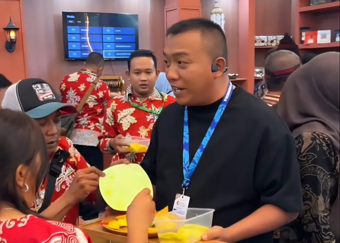 Turun Langsung Jajakan Mangga hingga Besuki, Mas Rio Antar Situbondo Raih Penghargaan Nasional