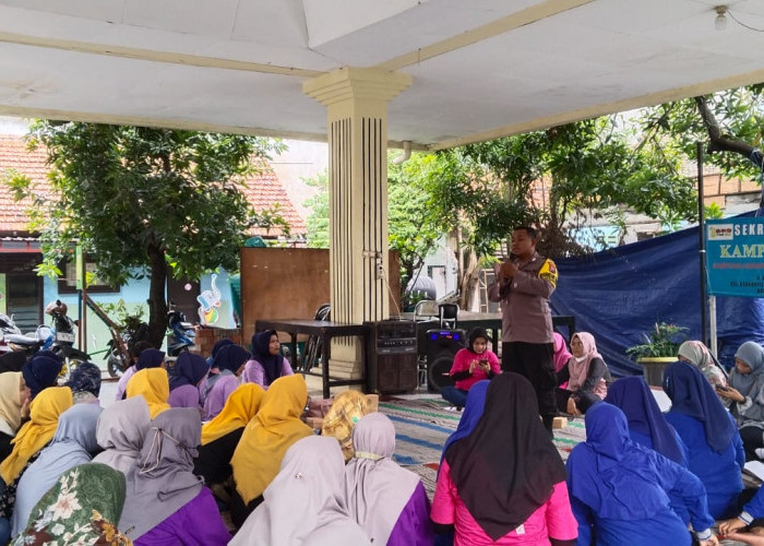 Bhabinkamtibmas Karangpilang Dekatkan Diri dengan Warga, Hadiri Rapat KSH di Pendopo Kelurahan