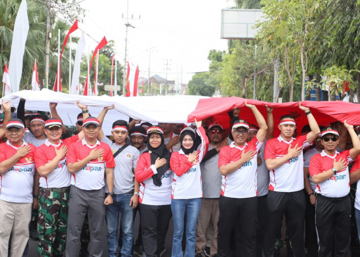 Wakapolres Kediri Kota Ikuti Kirab Merah Putih Raksasa Meriahkan HUT Ke-80 Kemerdekaan RI 