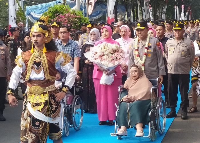 Jalankan Program Polisi Bersama Masyarakat, Kapolda Jatim Irjen Pol Dekananto Eko Purwono Siap Merakyat