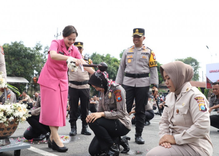 Akhir 2025, 99 Personel Polres Kediri Resmi Sandang Pangkat Baru