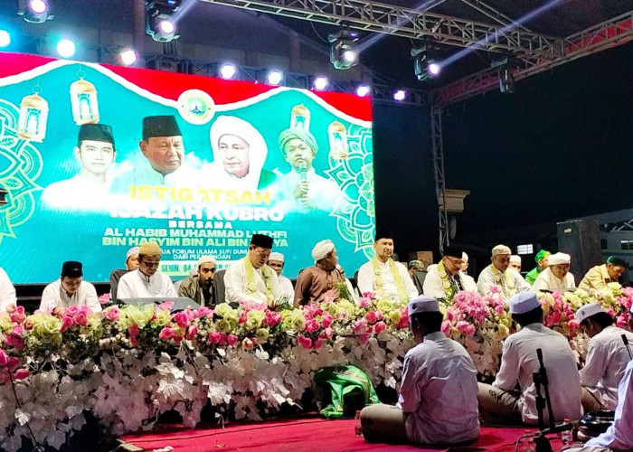 Istighotsah Kubro di Ponpes Nurut Taqwa Bondowoso, Habib Lutfi Beri Ijazah Hizib Bahr untuk Indonesia Maju