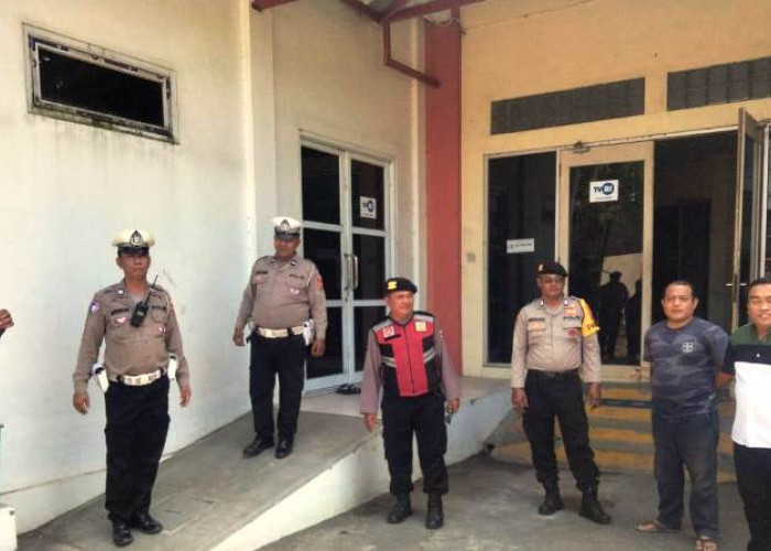 Polsek Lakarsantri Monitoring Bekas Tower Trans 7 di Sambikerep Surabaya