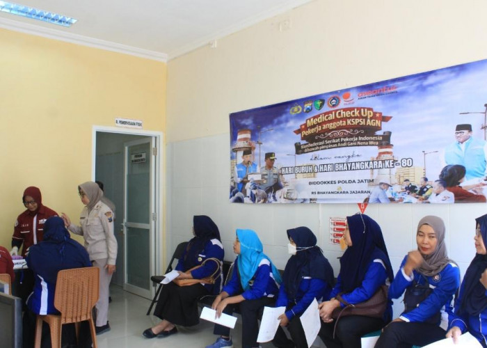 Polres Bojonegoro dan RS Bhayangkara Gelar MCU Gratis bagi Buruh Jelang May Day