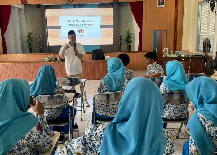 Buka Wawasan Siswa tentang Literasi Digital, PWI Jombang Gelar Safari Jurnalistik