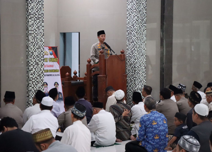 Jum'at Curhat, Kapolres Bojonegoro AKBP Mario Ajak Jamaah Masjid At-Taqwa Ciptakan Kondusifitas Kamtibmas
